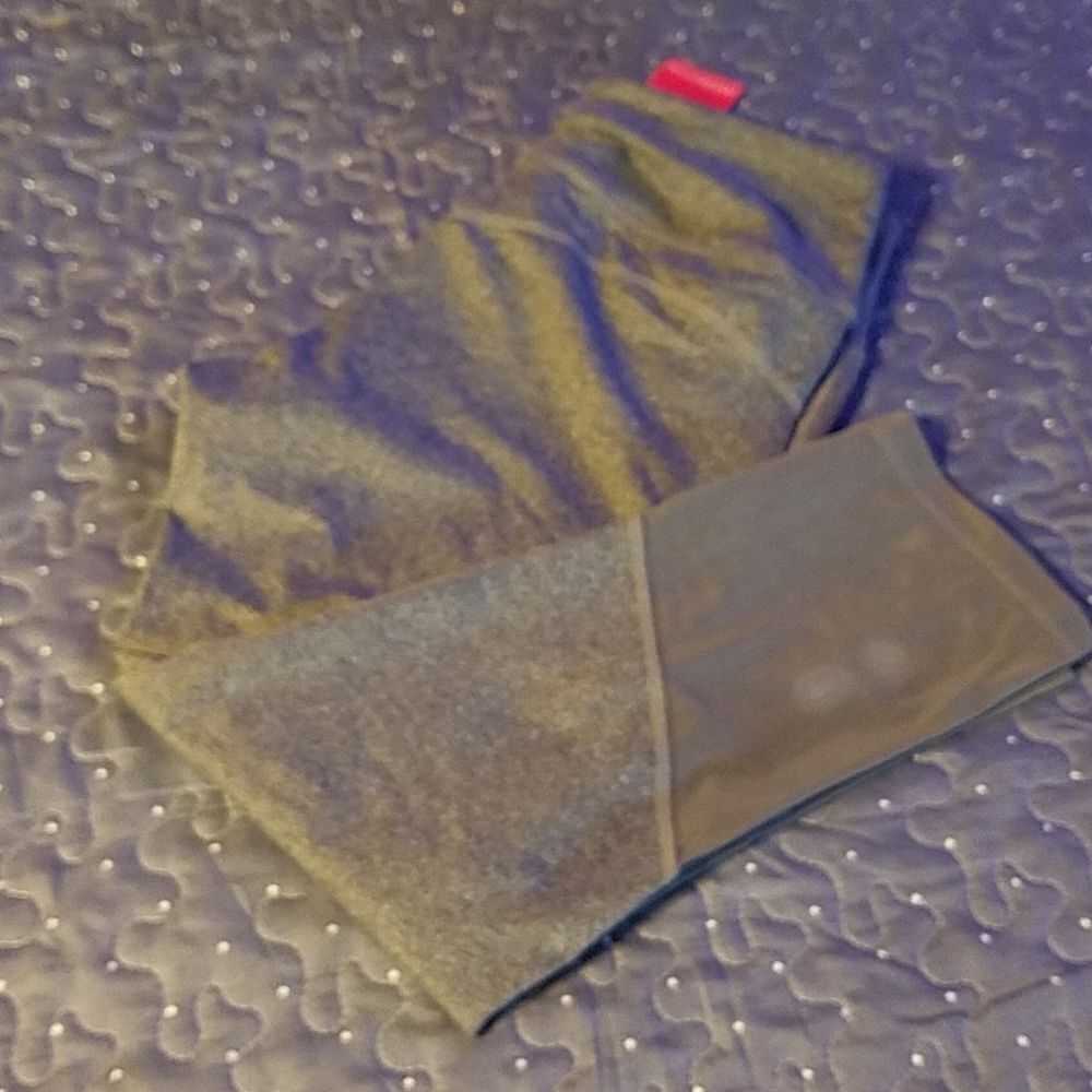 IdealFit Core Capri pants size large NWT